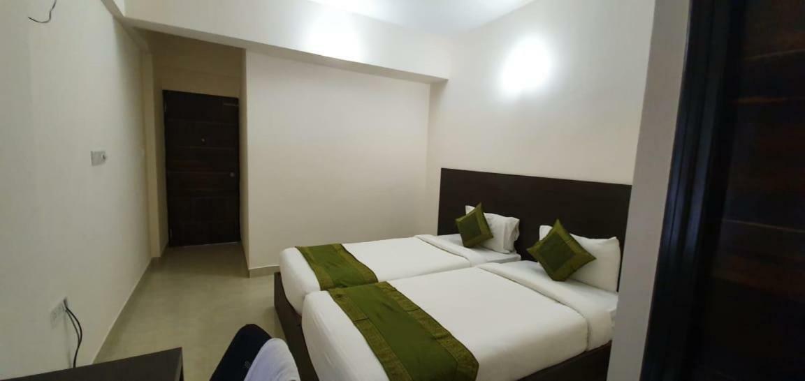 Daffodil Delight - Manyata Tech Park Hotel บังกาลอร์ ภายนอก รูปภาพ
